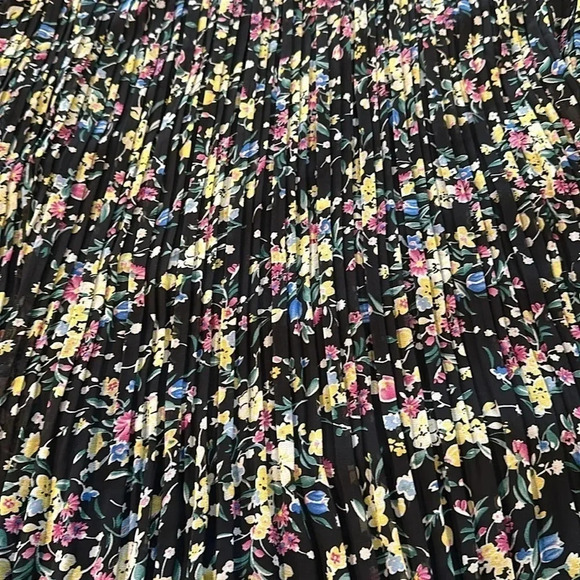 MELLODAY Mini Floral Pleat Swing Dress with short sleeve ruffle detail Size S - Picture 2 of 9